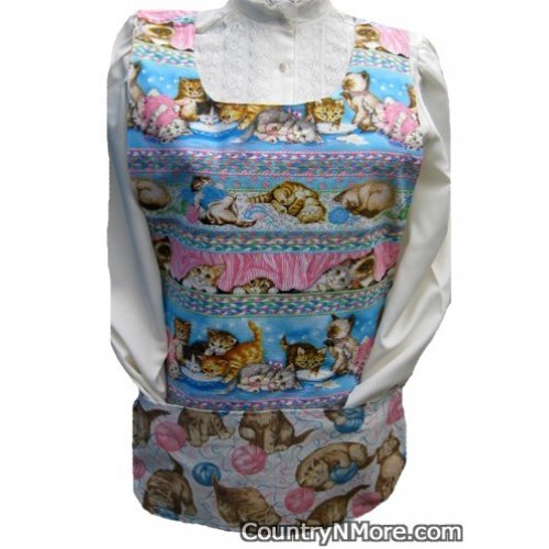 playful kittens cobbler apron 1480